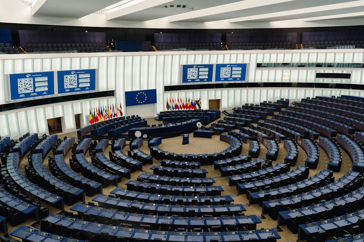 Česko finišuje zákon o AI a firmy zaplavily MPO žádostmi o dotace