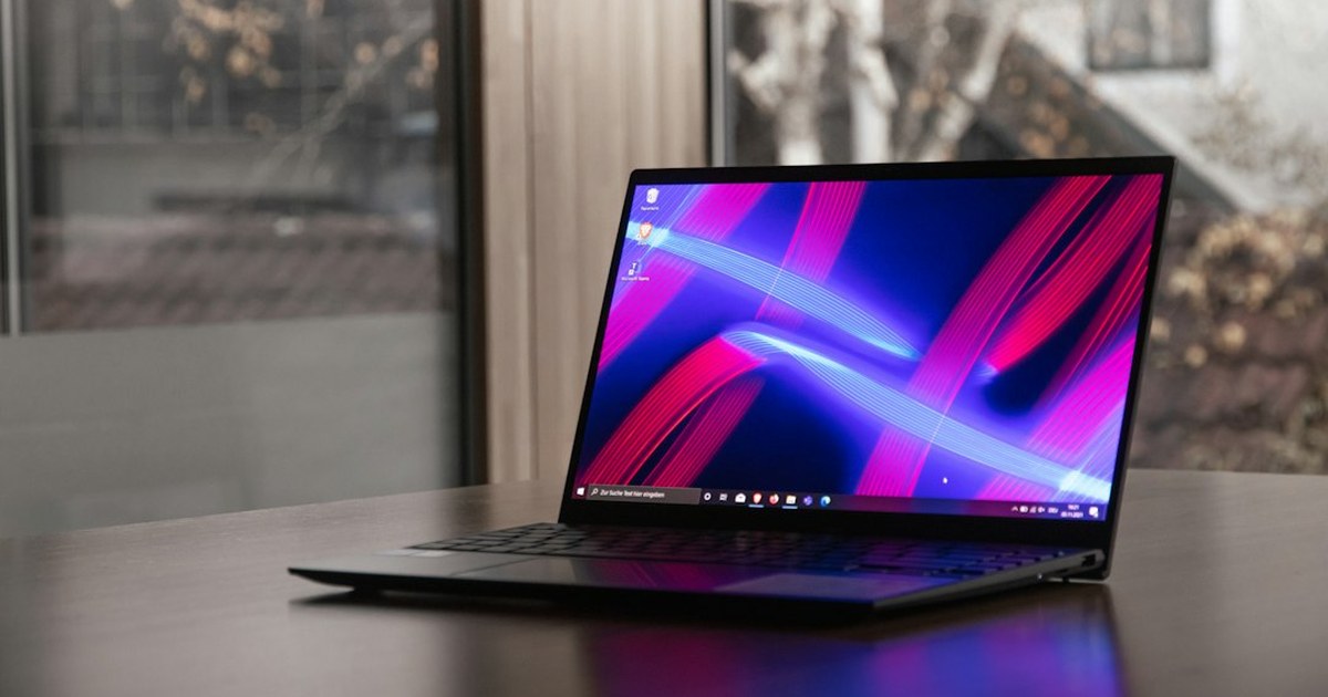 GitHub Copilot nově ovládá desktopové aplikace a umí řídit víc agentů podle kódu